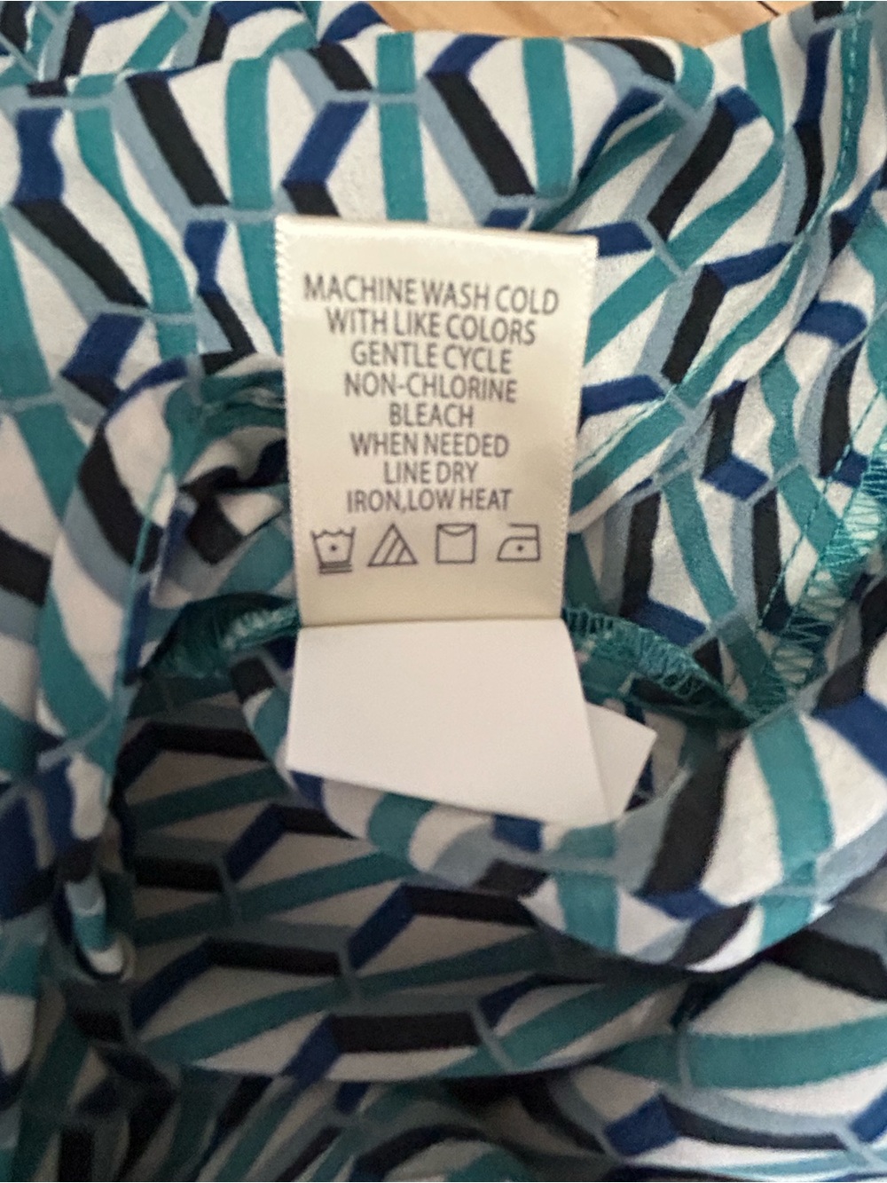 Max Studio Teal, Navy and White Geometric Tie-Neck Button-Down Blouse Top - NWT - Picture 14 of 14